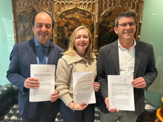 Ens Uneix, junt a l'Associació de Juristes, demanant el vot favorable a l'esmena