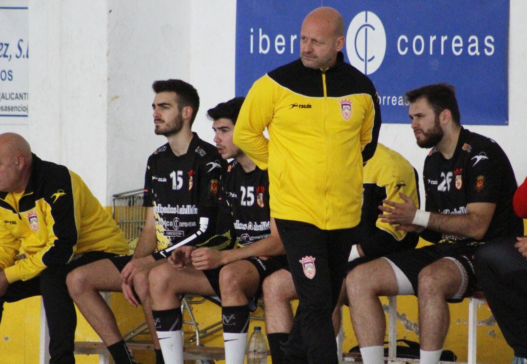 Fernando Latorre se ha despedido del banquillo eldense con una victoria