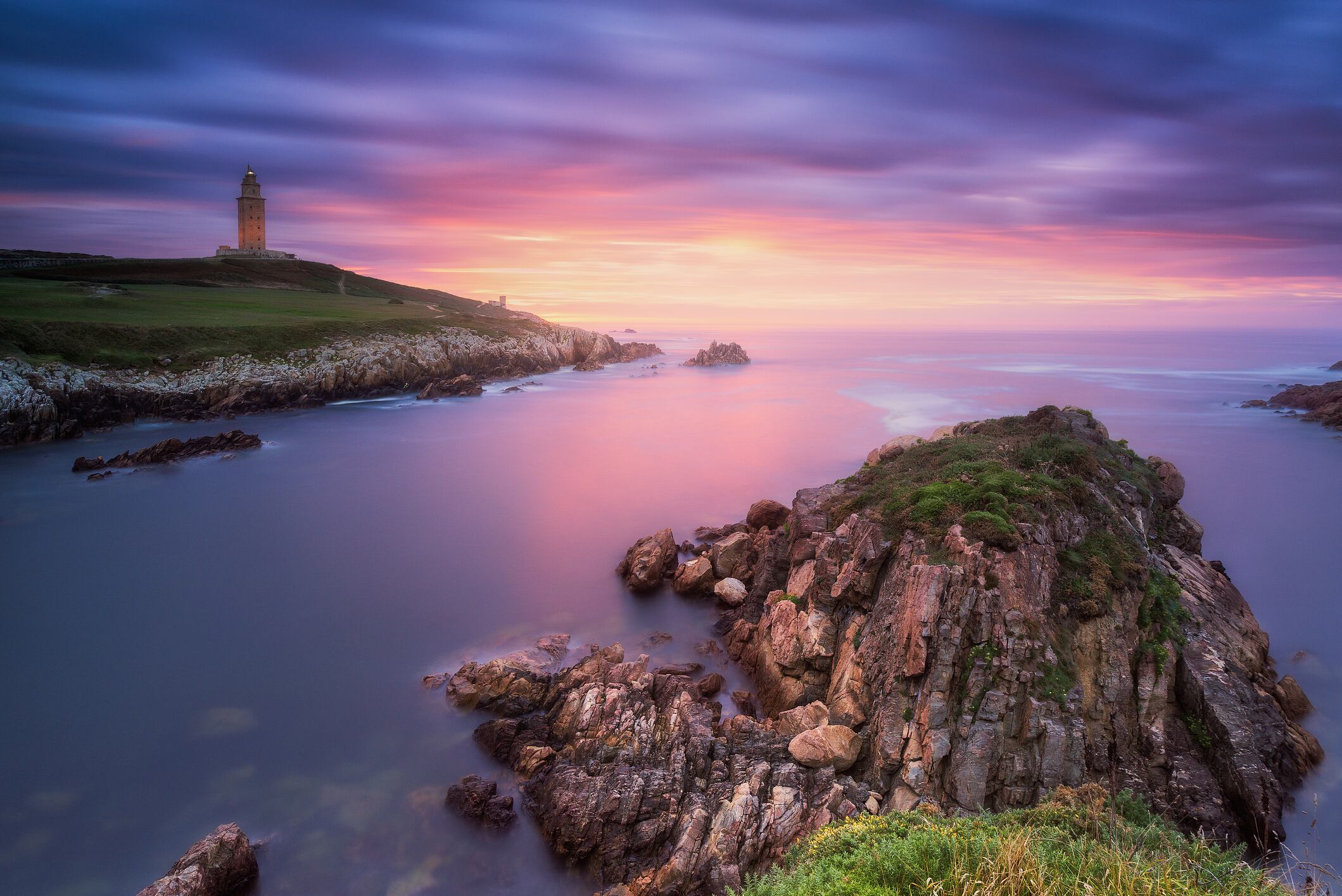 The Tower of Hercules (Torre de Hercules) is an ancient Roman lighthouse. Since June 27, 2009, has been a UNESCO World Heritage Site