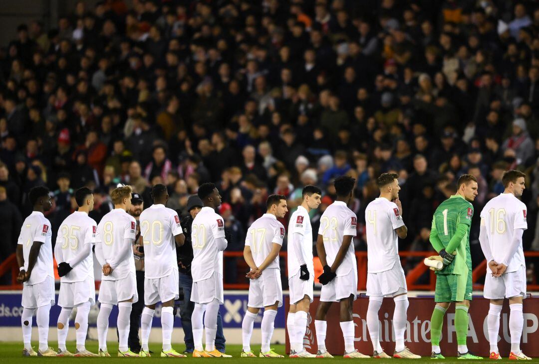 El Arsenal estrena su equipación ante el Nottingham Forest