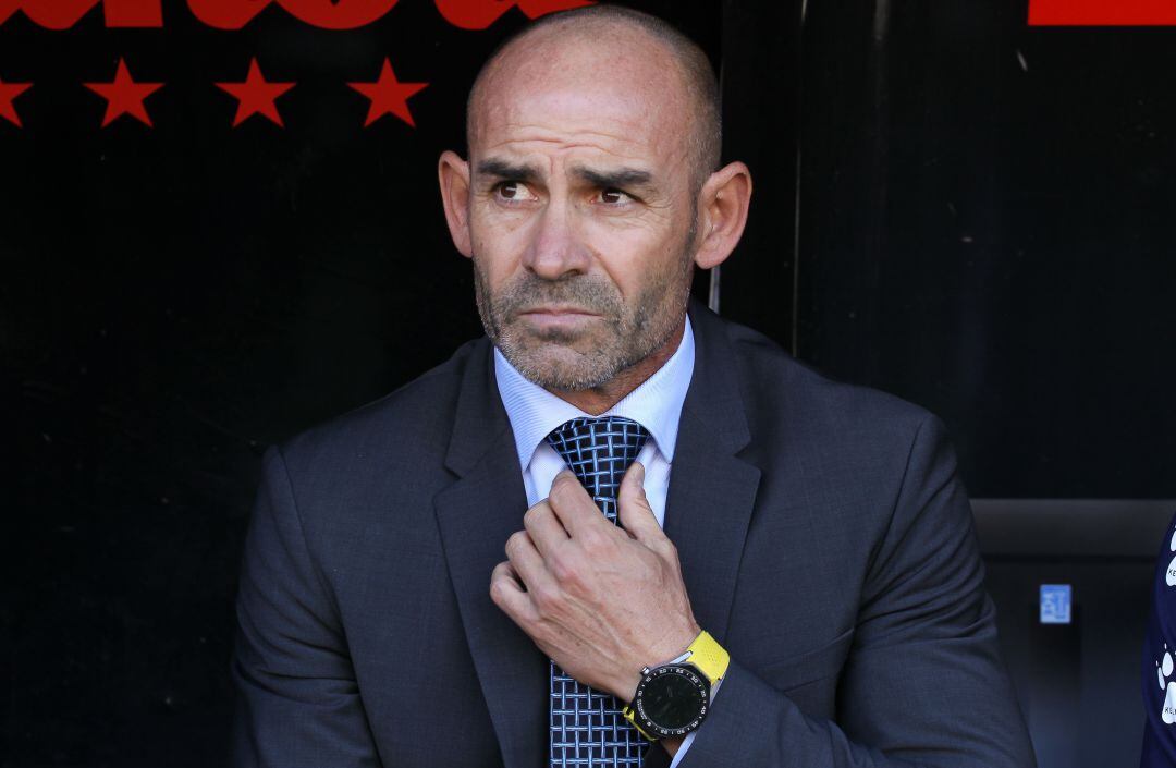 Paco Jémez en el banquillo del Rayo Vallecano