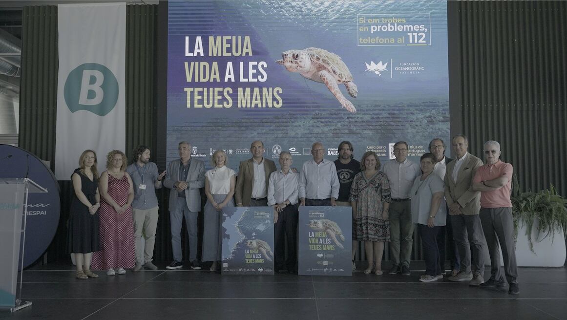 Foto de familia durante la presentación de la campaña.