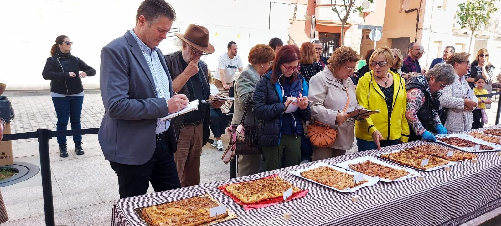 Ambiente en el Paseo Barrón durante el concurso del Mejor Coc de Fraga 2023
