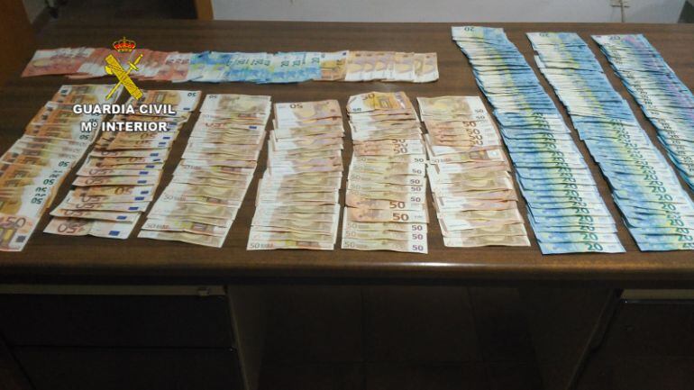 El dinero encontrado en una cuneta en Moraleja por la Guardia Civil