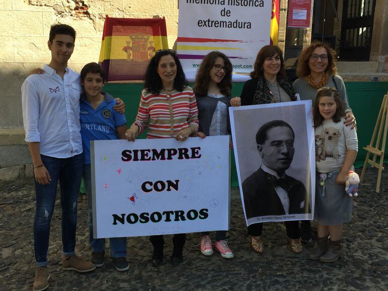 Familiares de Amado Viera en un reciente homenaje