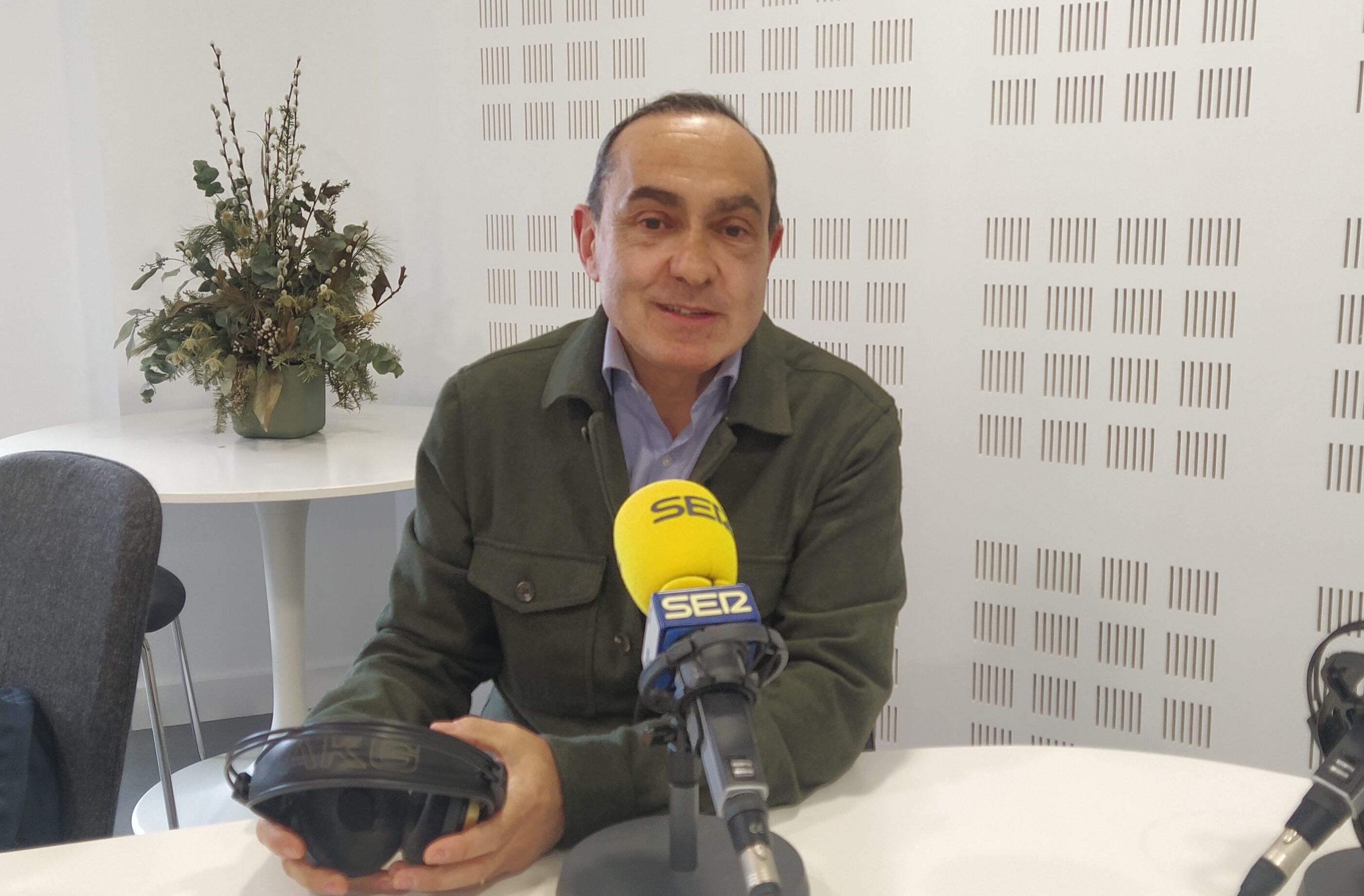 El delegado de Urbanismo, Miguel Ángel Paéz, en los estudios de Radio Irun