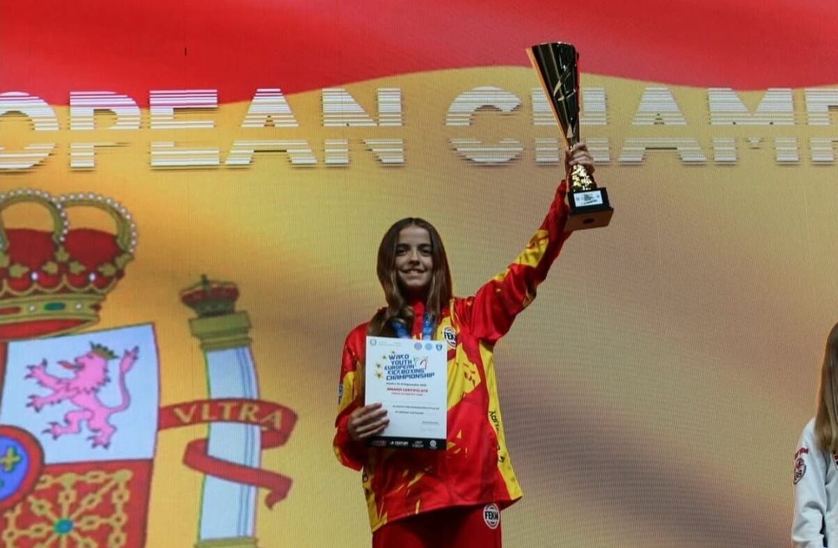 Adriana Verde, campeona de Europa Junior de kick-light.