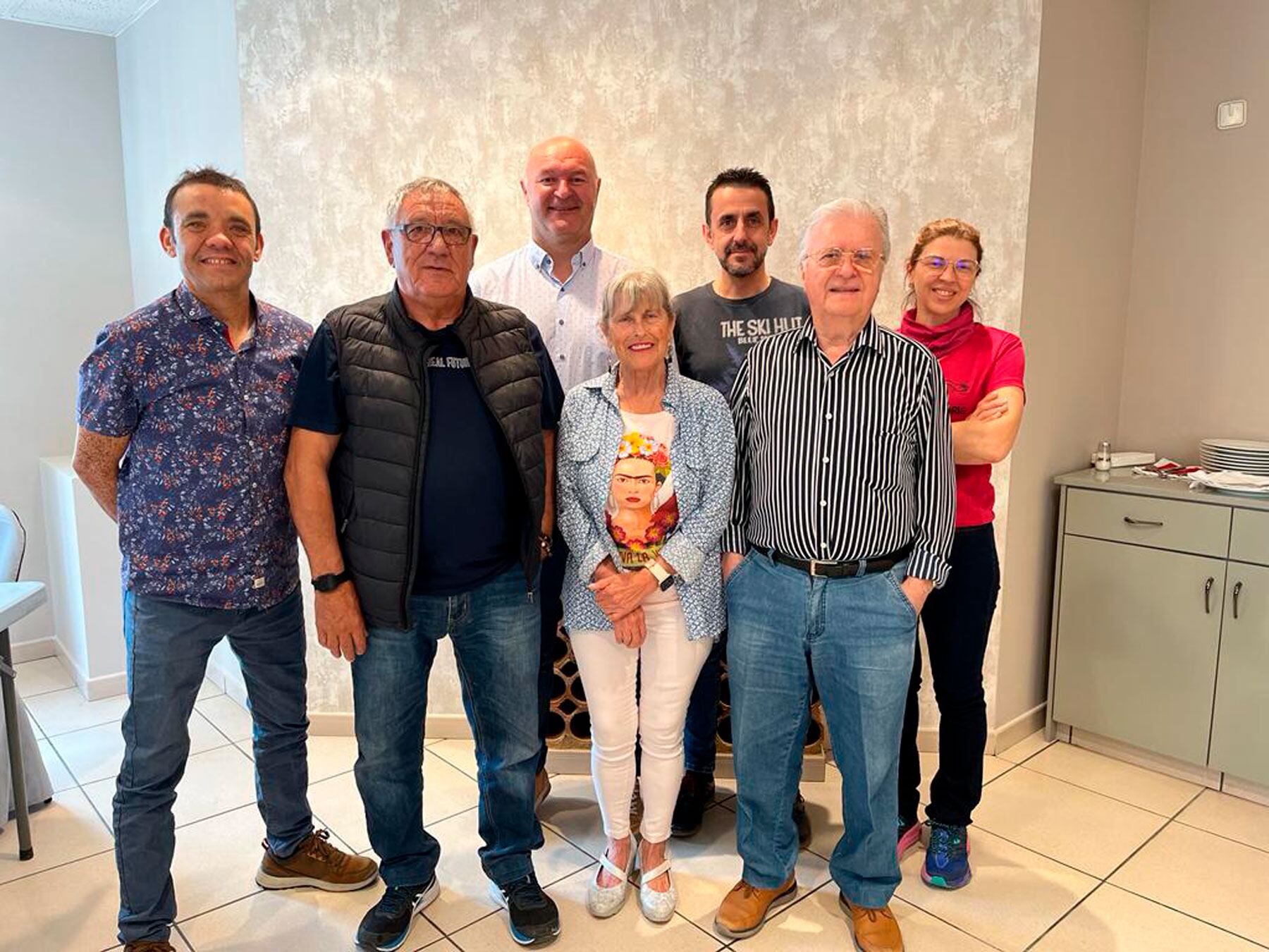 Paco Aznar junto a los protagonistas del Amagatalls de la Festa