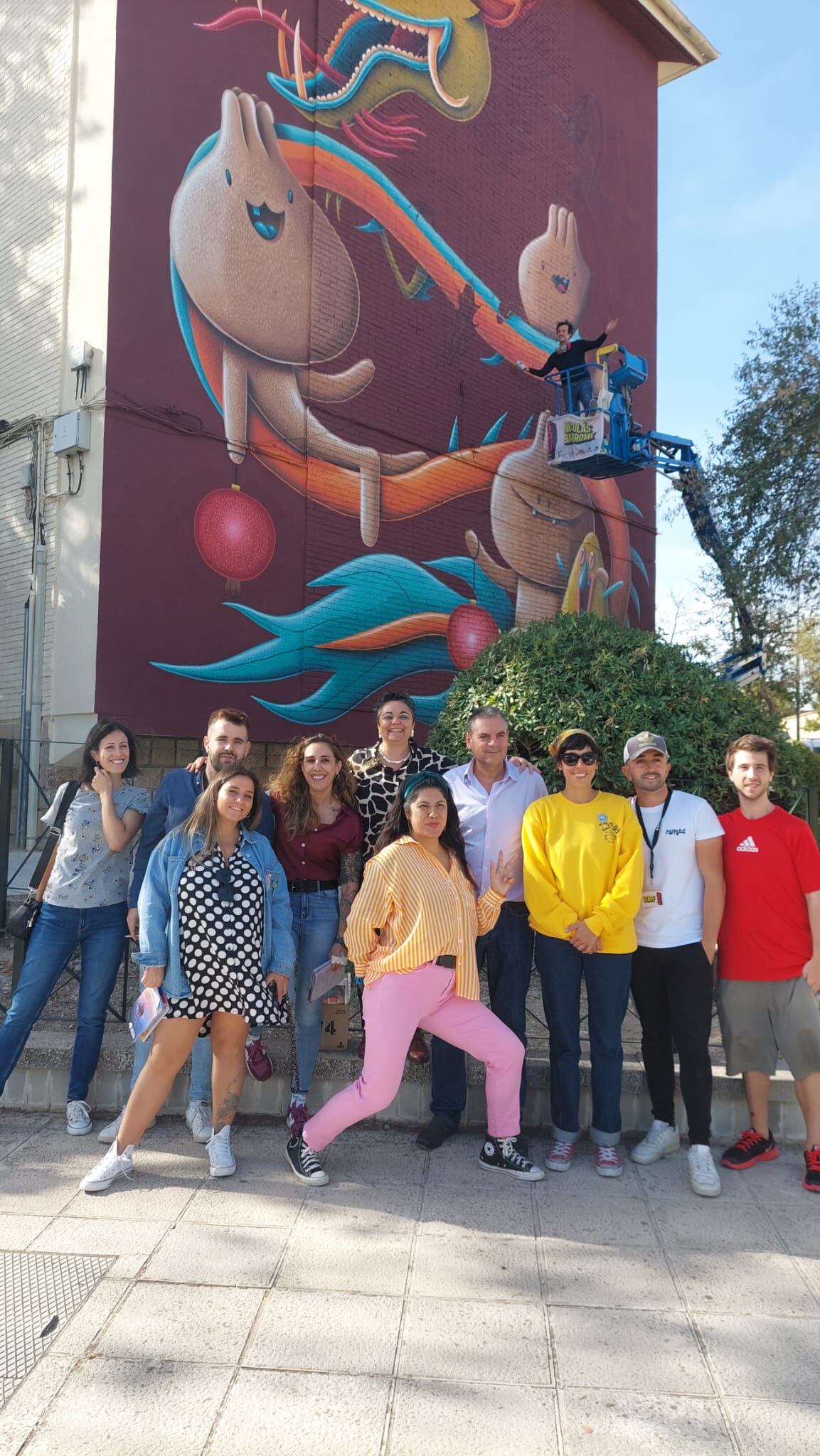 Visita institucional al Festival 23700 Arte Urbano en Linares.