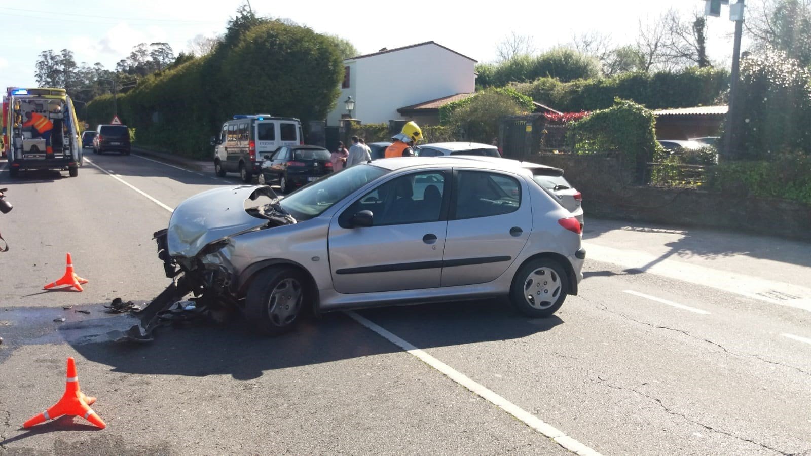 09/04/2022 Accidente de tráfico, colisión entre coche y moto en Bergondo.

Un motorista resultó herido en una colisión con otro vehículo en la AC-164, a la altura de San Cidre, en el municipio coruñés de Bergondo.

SOCIEDAD ESPAÑA EUROPA GALICIA AUTONOMÍAS
AYUNTAMIENTO DE BERGONDO
