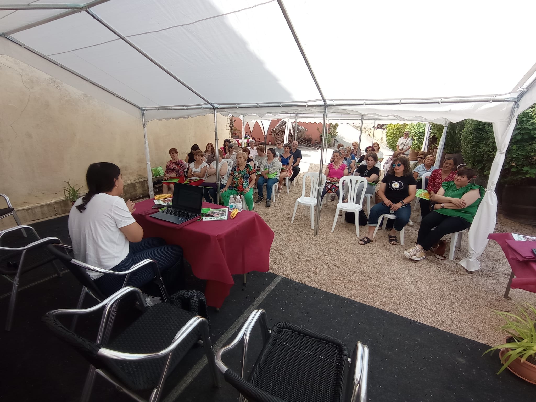 Imagen de archivo de la Jornada de AFAMMER "Retos y logros de la Mujer Rural", celebrada este verano en Fuentenebro