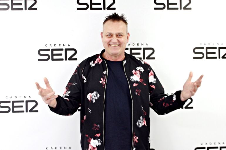 Ryan Paris en los estudios de Radio Alicante