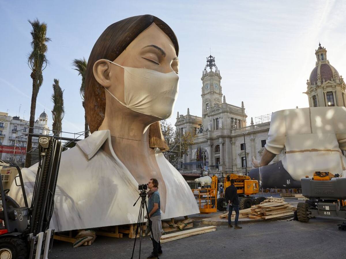 El Ayuntamiento plantará y quemará las Fallas de 2020 en septiembre y reservará las de este año para 2022