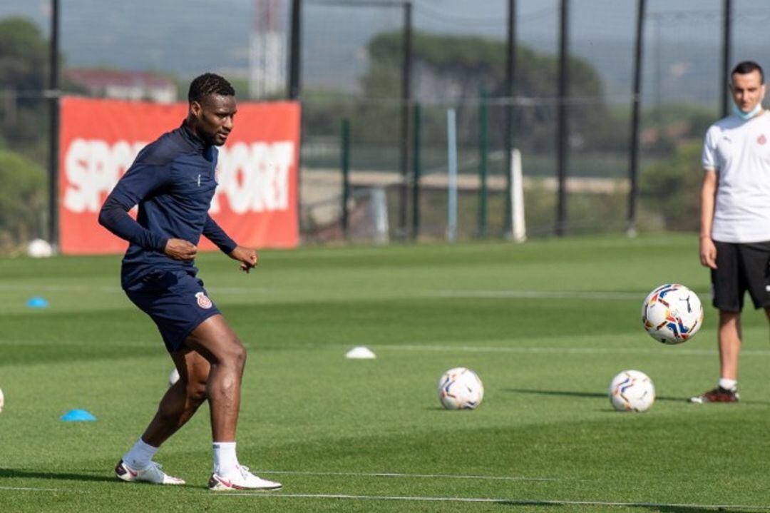 Mamadou Sylla preparant-se.