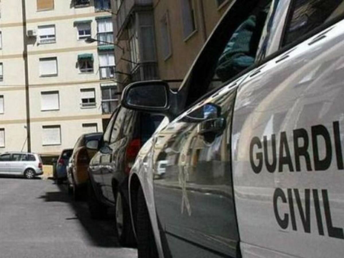 Un individuo detenido en el Puerto de Sotogrande por sustraer un velero