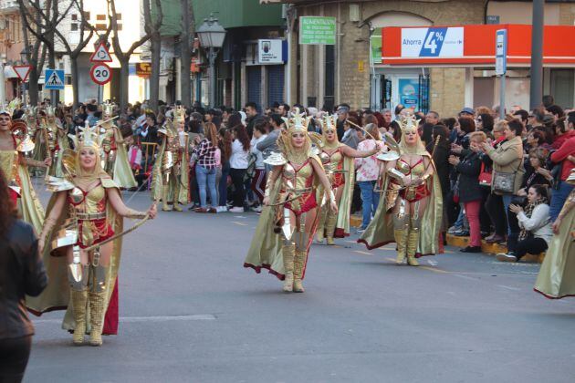 'El ejército de Juana de Arco', comparsa sin carroza vencedora en el desfile de carnaval de Manzanares (Ciudad Real)