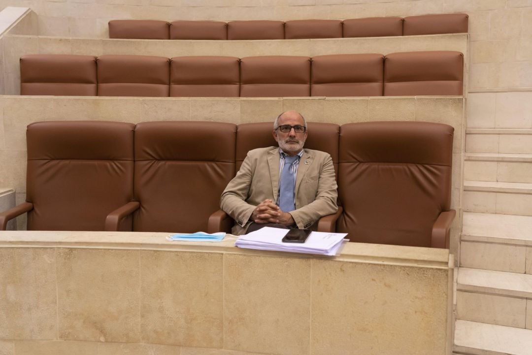 Consejero de Sanidad, Miguel Rodríguez, en el Parlamento