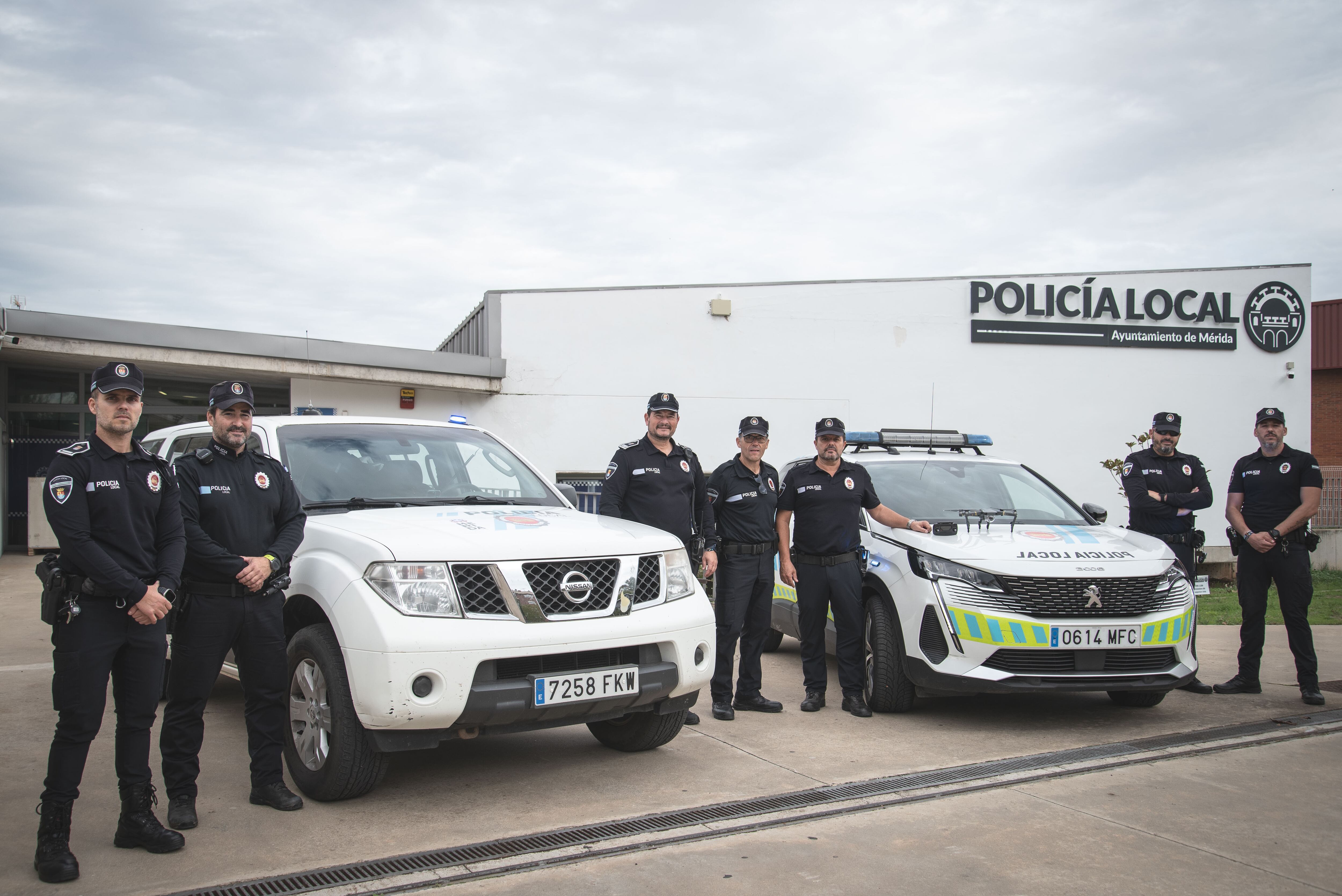 Policías locales partiendo hacia Valencia