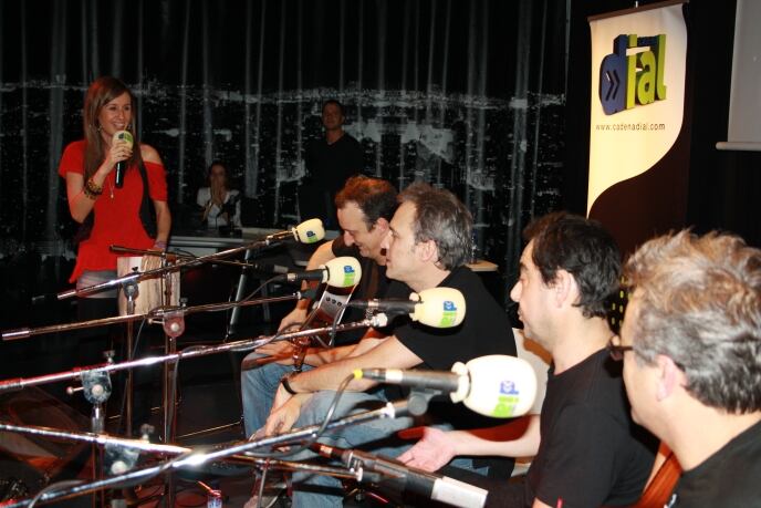 Actuació de Hombres G a l'Estudi Toreski de Ràdio Barcelona