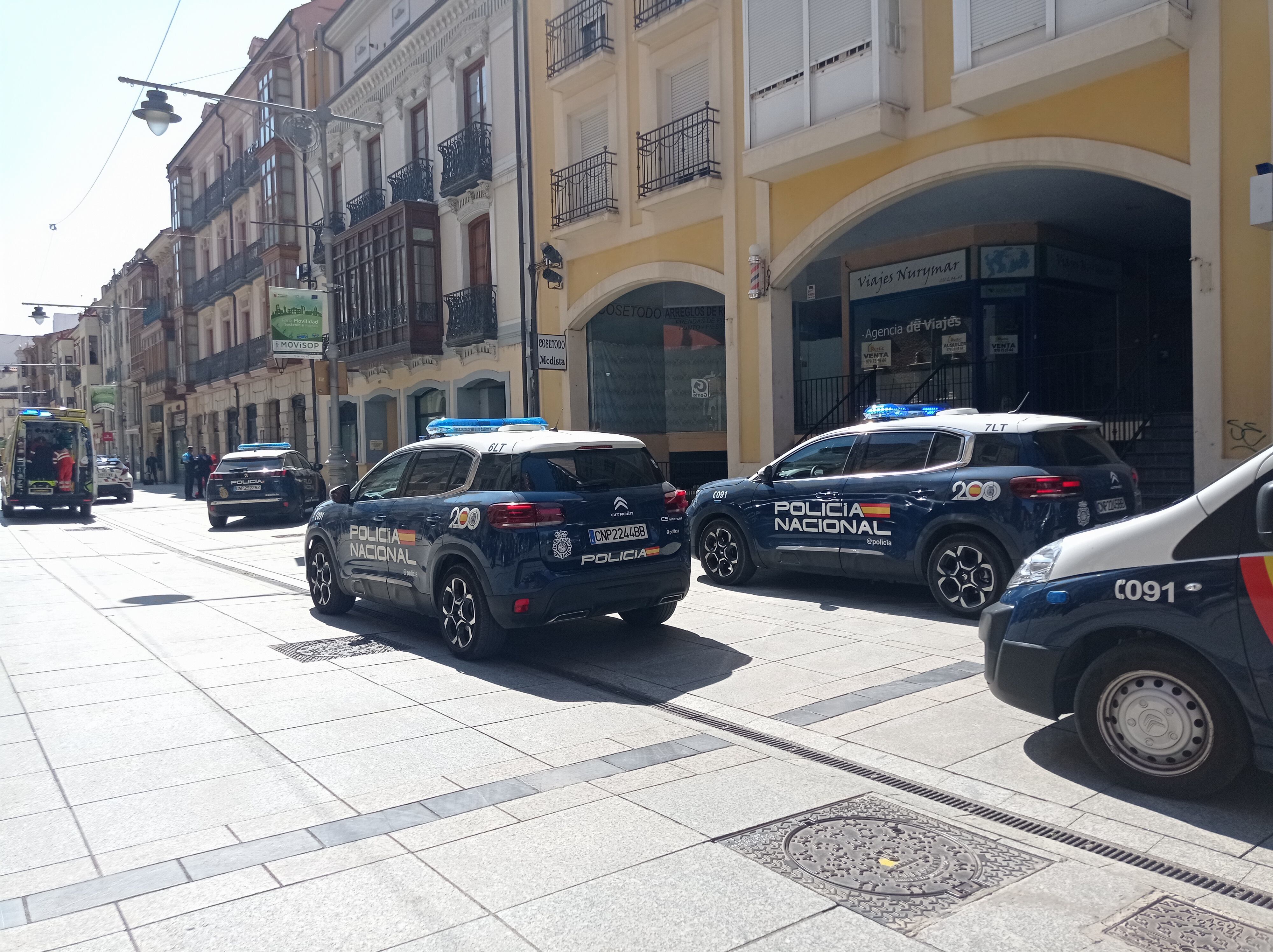 Importante despliegue policial en palencia por una mujer herida con un cuchillo