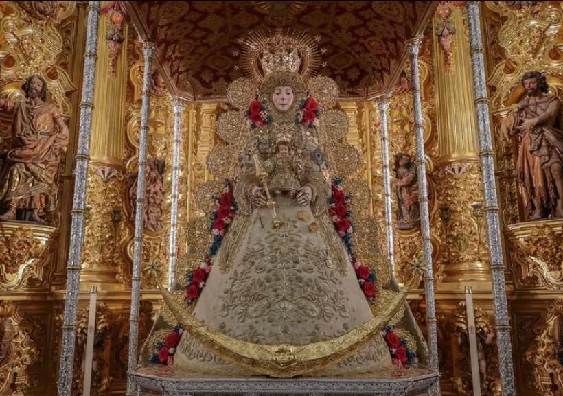 Virgen del Rocío en su trono.