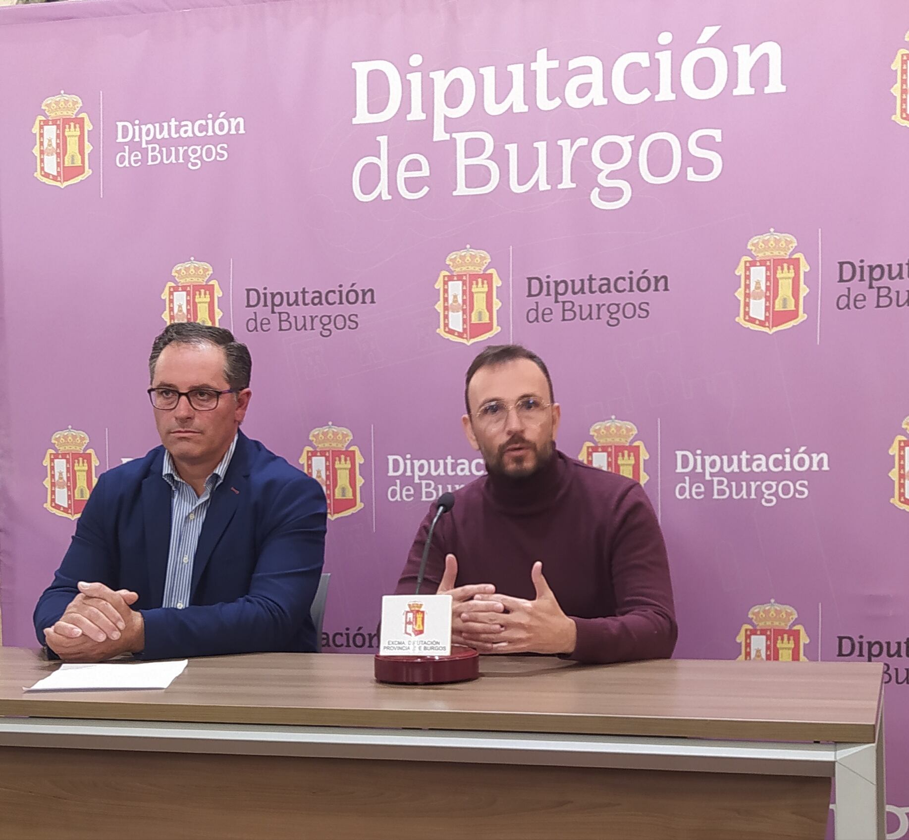 El diputado Javier Arroyo, responsable de Burgos Alimenta (izda) con Fernando Vázquez, de la empresa Naturcode