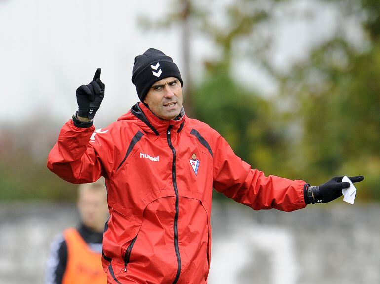 SD EIBAR ENTRENAMIENTO GAIZKA GARITANO ENTRENADOR