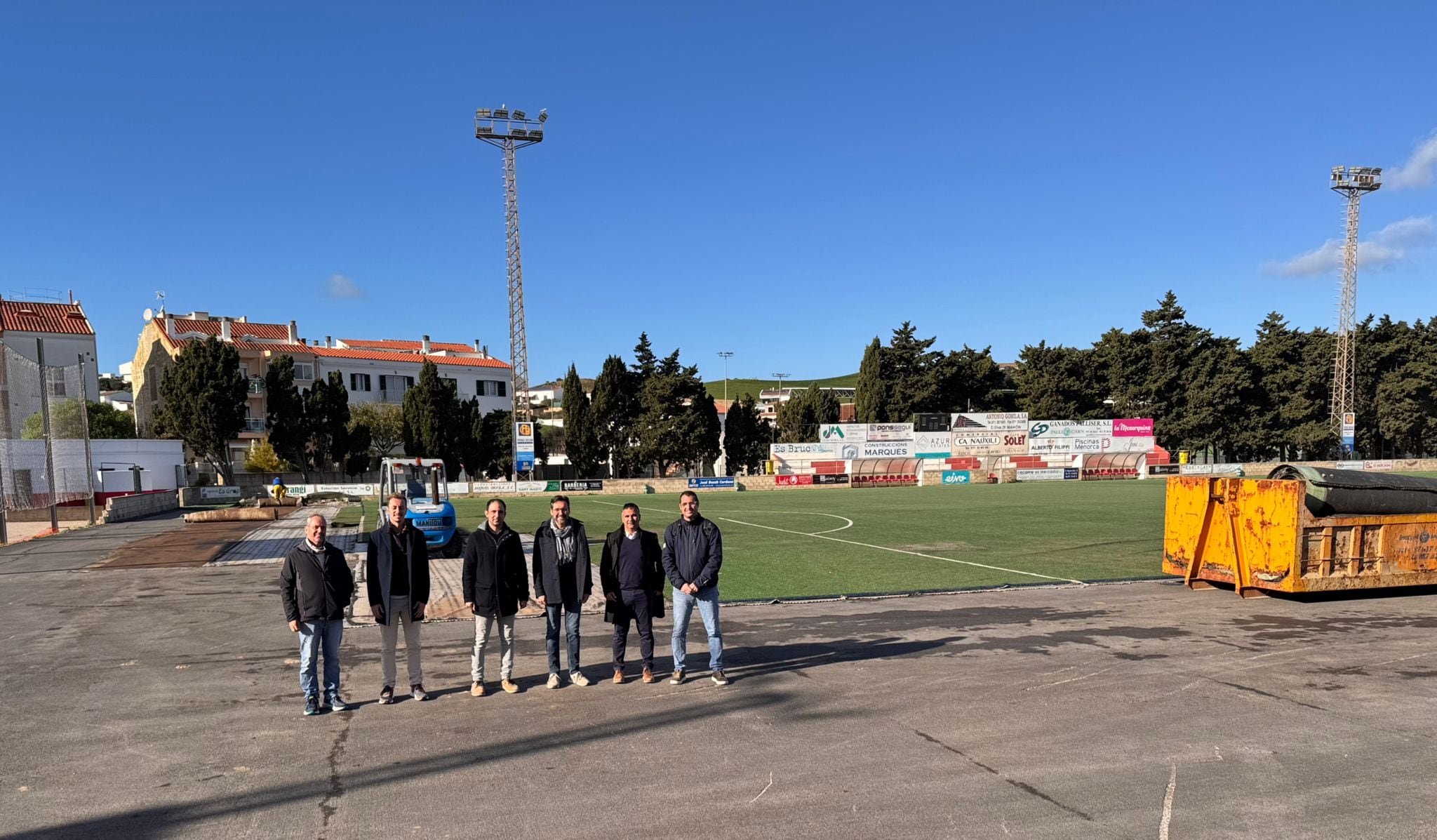 Les autoritats van visitar l&#039;inici  de les obresde Sant Martí.