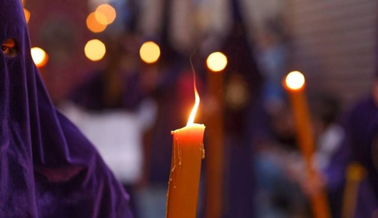 Penitente en la Semana Santa de Granada