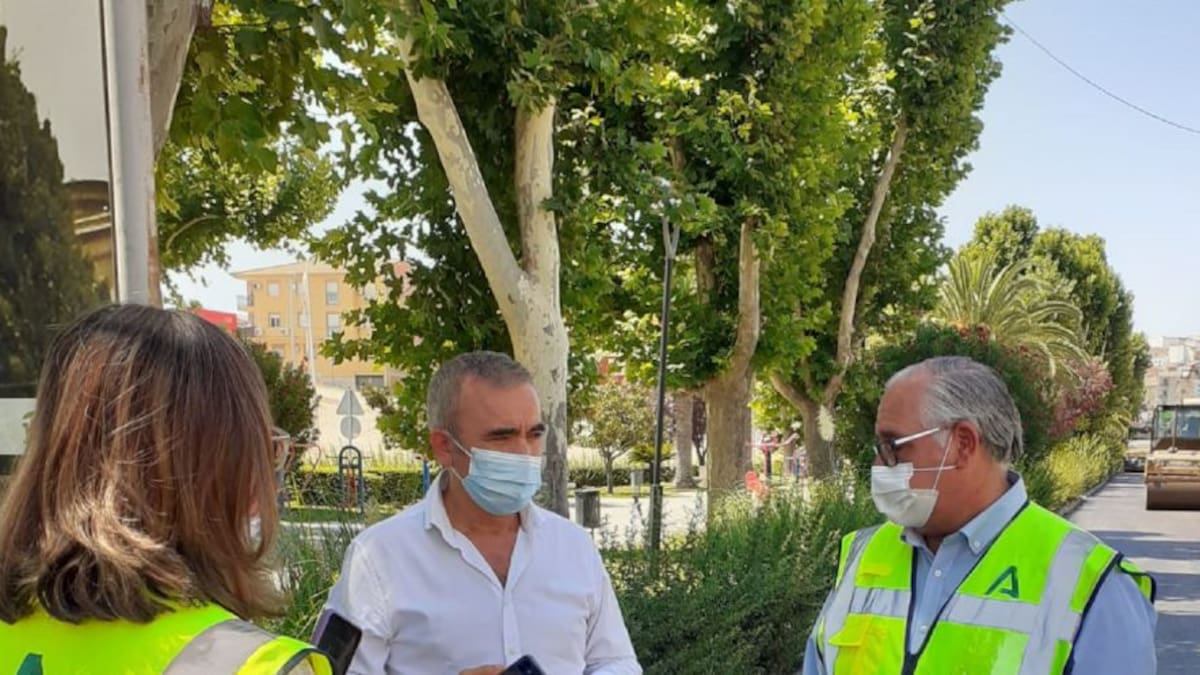 El firme del tramo de la A-6076 a su paso por Mengíbar, mejorará su estado gracias a una intervención