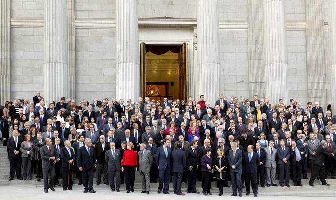 Foto de familia del acto conmemorativo del 23-F en el Congreso de los Diputados