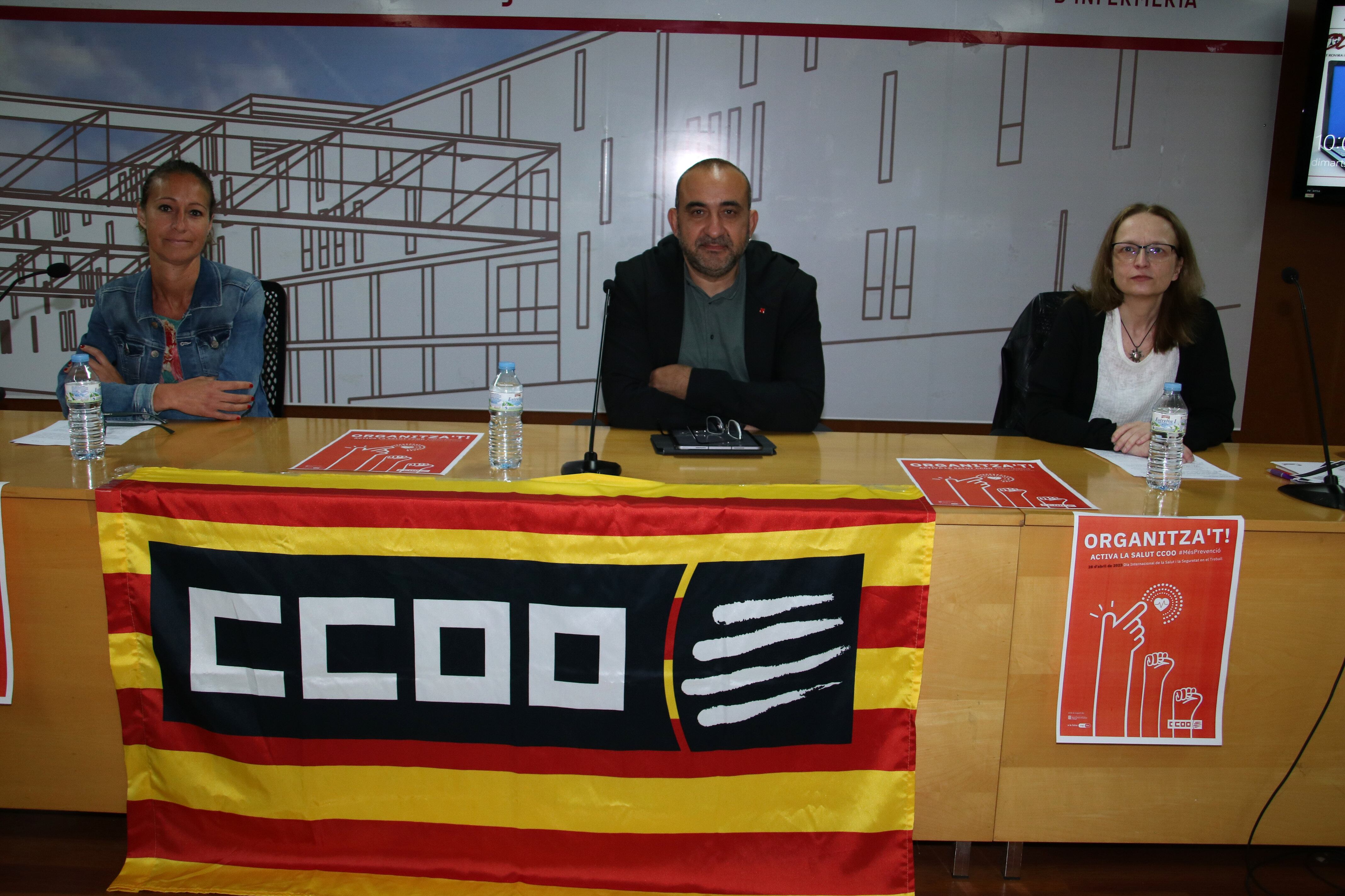 Elisabeth Foix, responsable de Salut Laboral de la Unió Intercomarcal de Tarragona; Javier Pacheco, secretari General de CCOO Catalunya; i Mònica Pérez, responsable de Salut Laboral