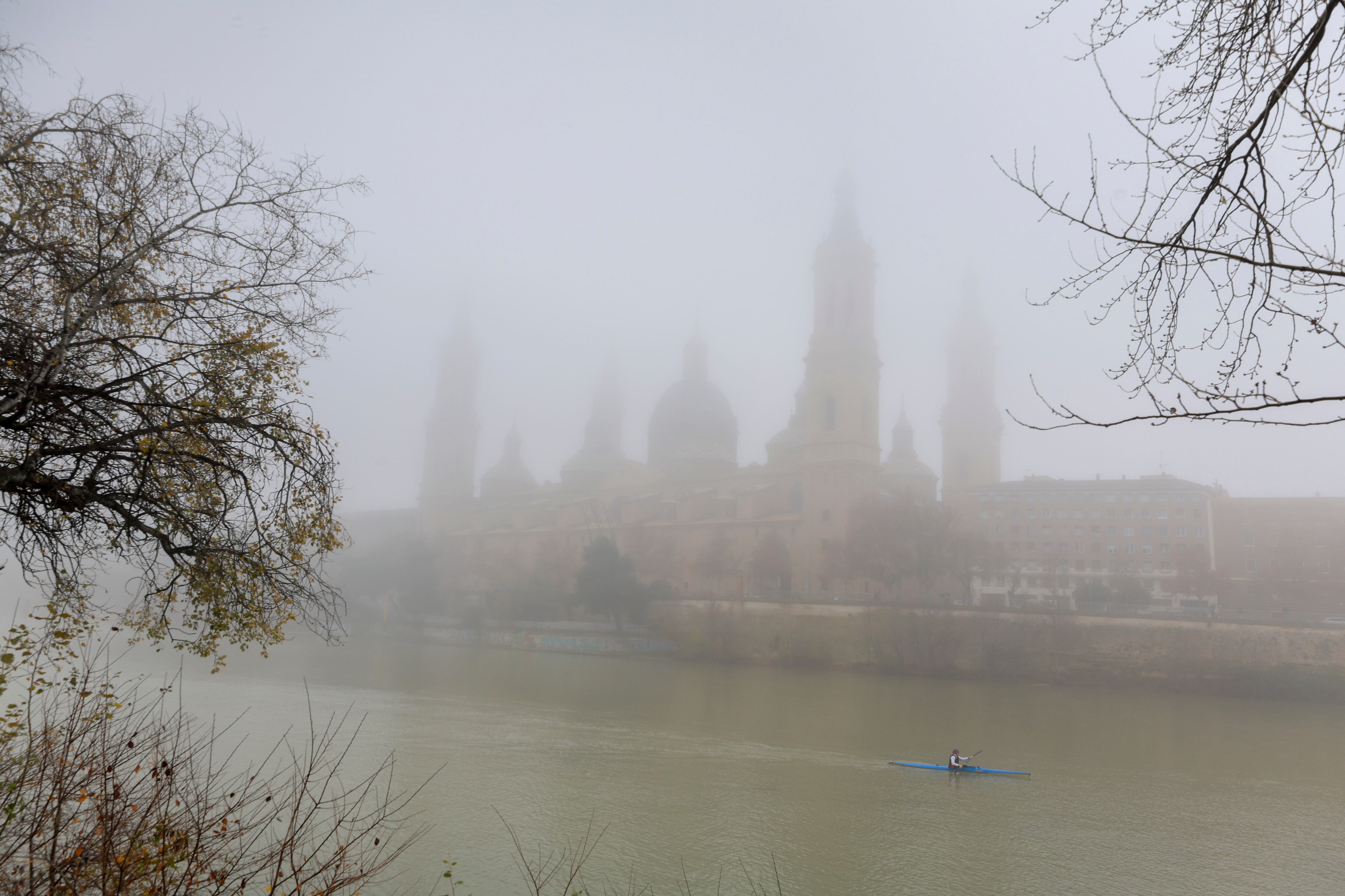 Los bancos de niebla y las heladas serán protagonistas en Nochevieja. 