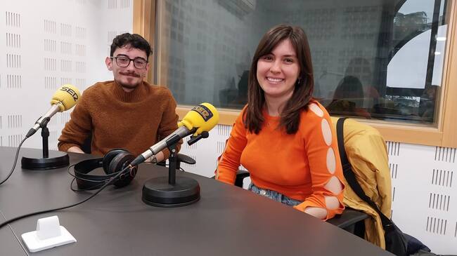 Cristian García y Andrea Fernández, biólogos y miembros de ASBioGetafe.