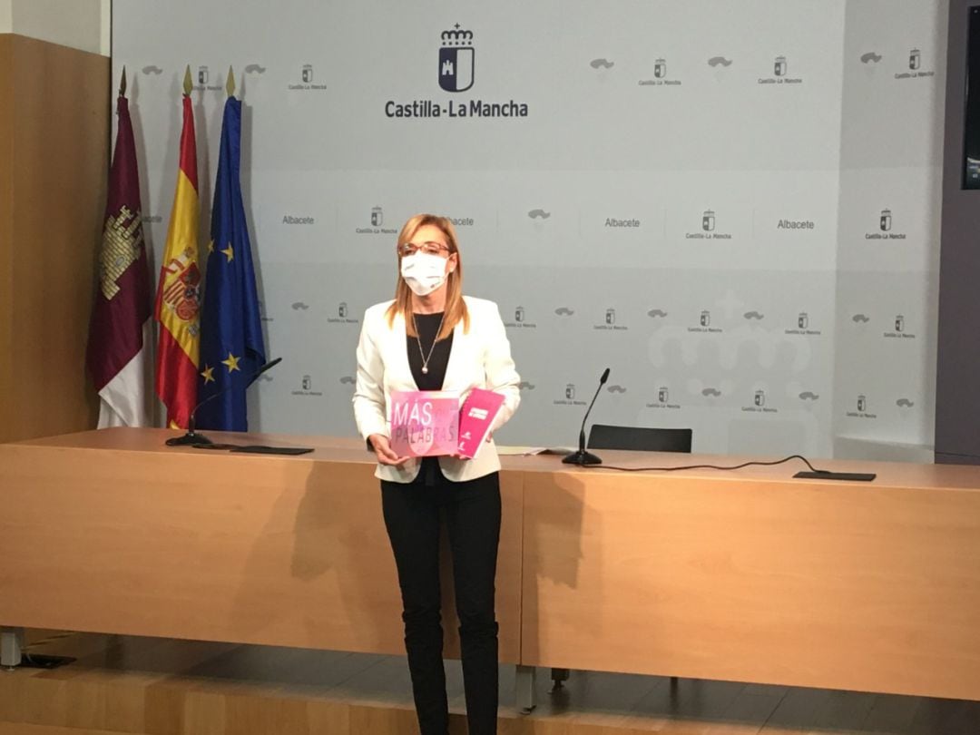 Lola Serrano en la presentación de la campaña contra la violencia machista para el próximo 25 de noviembre. 