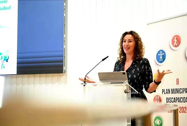 La alcaldesa anuncia que va a "incidir más" en aplicar la normativa para compatibilizar el descanso vecinal con la hostelería.