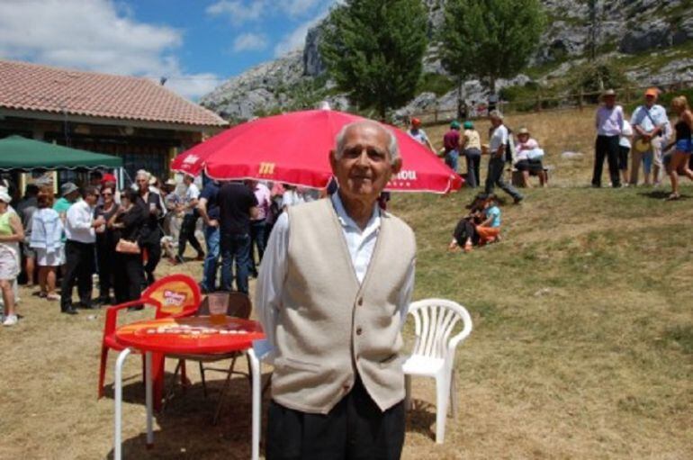 Imagen de Manuel Mediavilla en una fiesta de la Montaña Palentina de la que fue creador