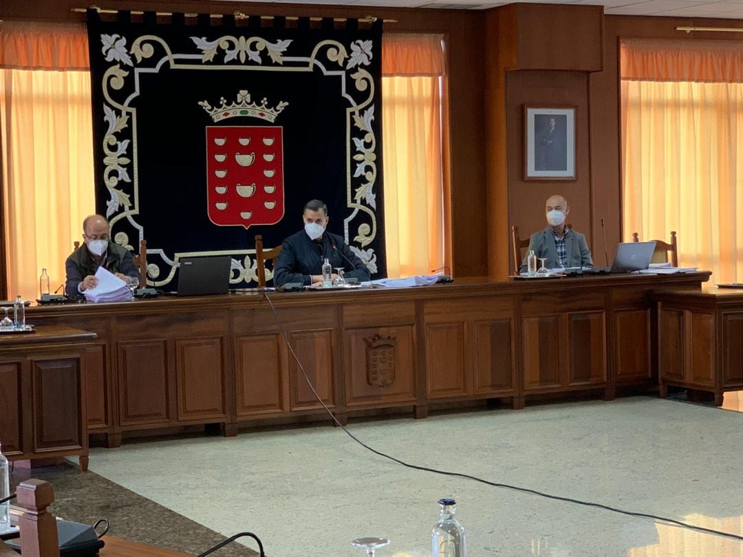 El Presidente del Consorcio y Consejero de Seguridad destaca como objetivos “continuar con las acciones emprendidas para afrontar la pandemia ocasionada por la Covid-19 y la implementación en la seguridad y protección de la ciudadanía de Lanzarote y La Graciosa”.