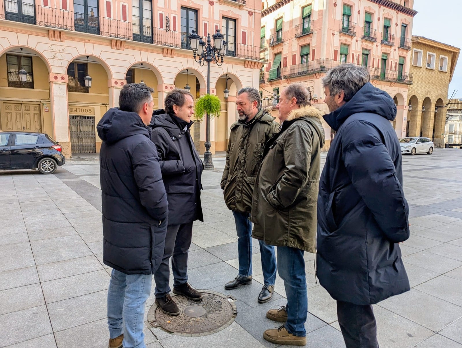 Representantes del PP en la plaza López Allué de Huesca