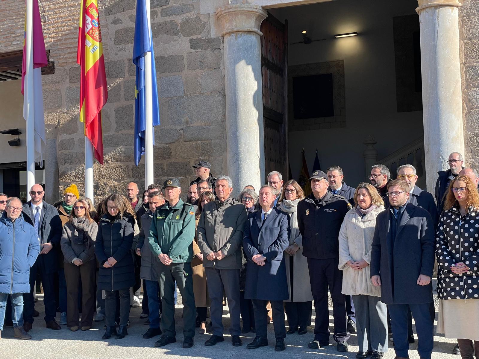 Minuto de silencio en el Palacio de Fuensalida