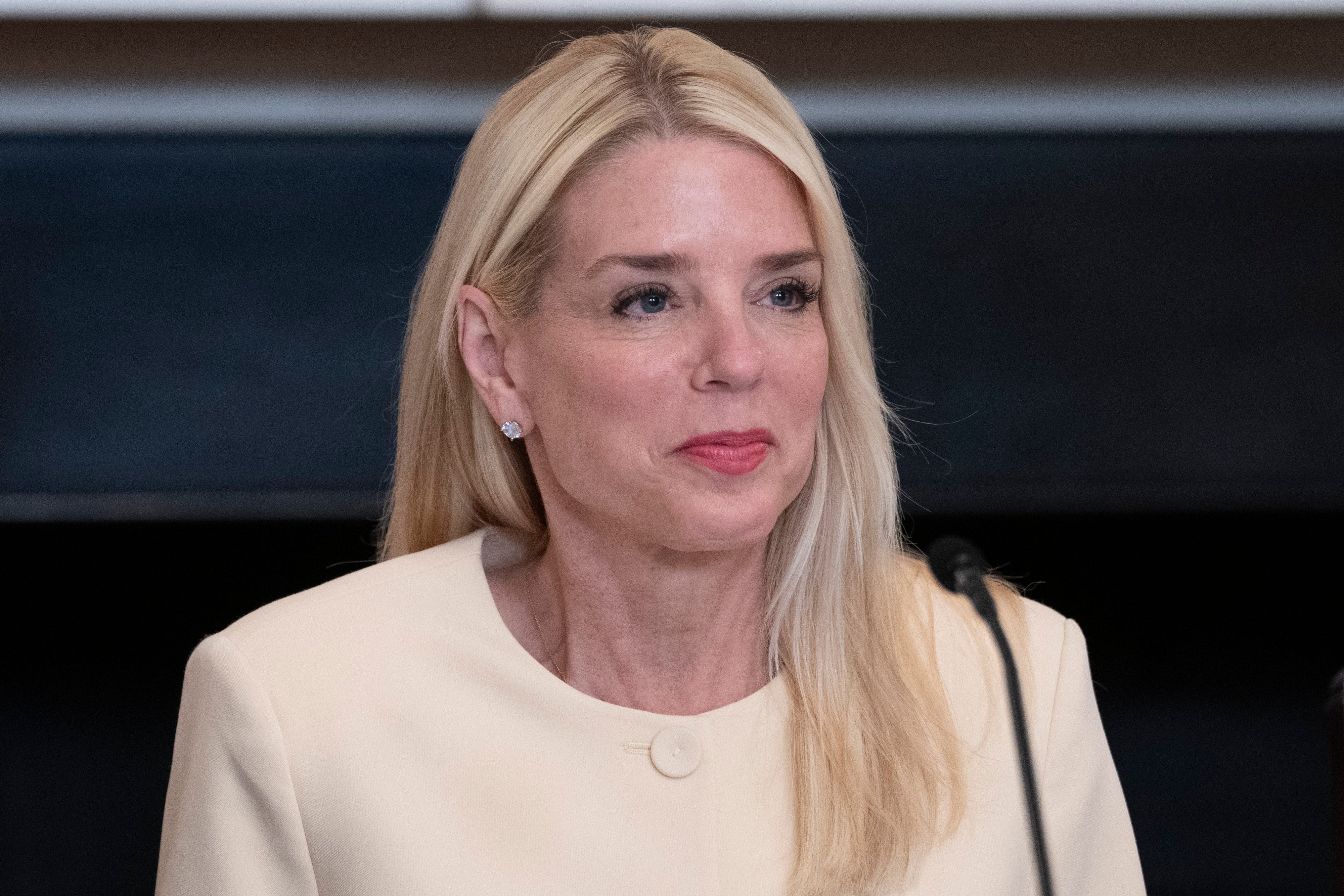 La fiscal general de Estados Unidos, Pam Bondi, anuncia el regreso de Kilmar Ábrego