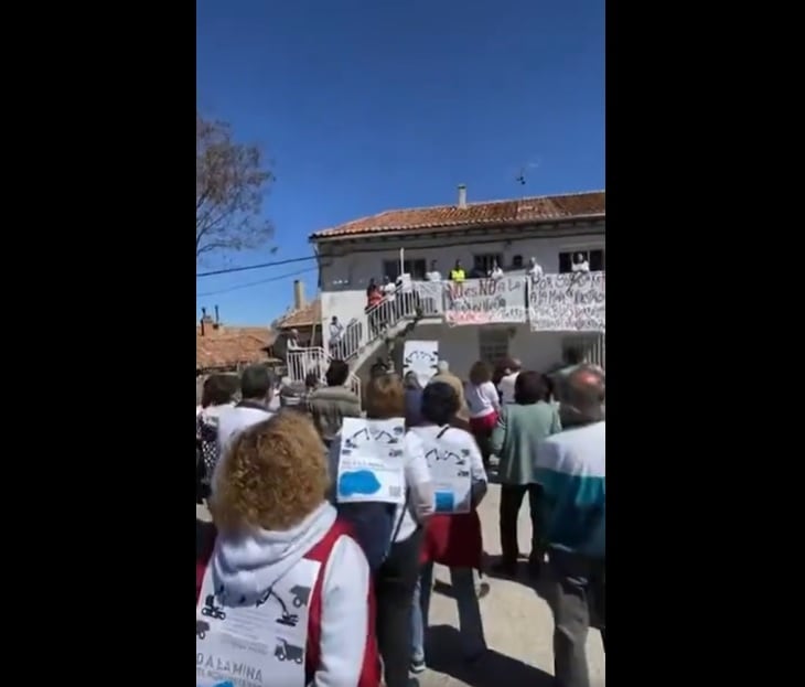 Protesta plataforma contra la mina a cielo abierto prevista en Barbolla, Sotillo, Castillejo de Mesleón, Cerezo de Arriba, Cerezo de Abajo y Duruelo