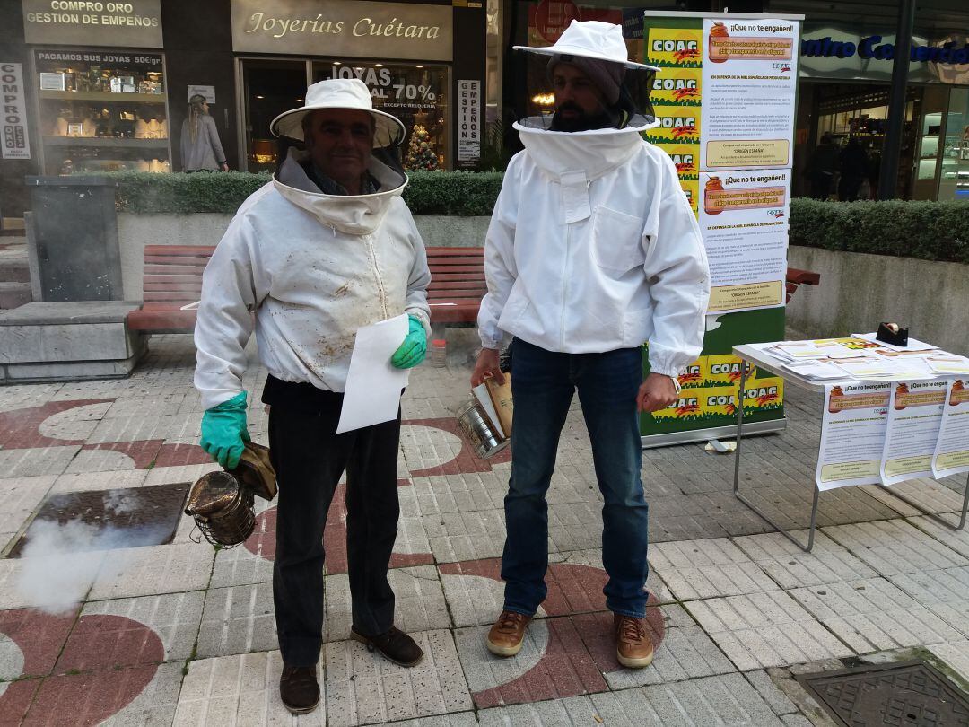 Protesta de apicultores en Oviedo