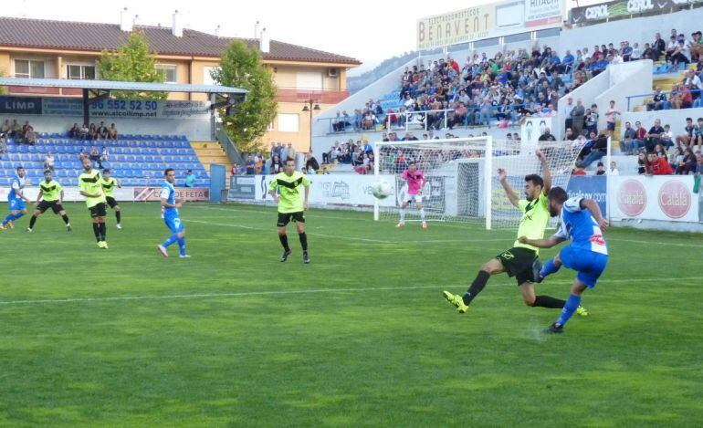 El Deportivo sufrió otra vez con los centros laterales