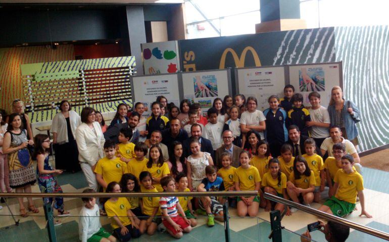 Participantes del II Concurso Escolar de Dibujo y Redacción en Seguridad Vial