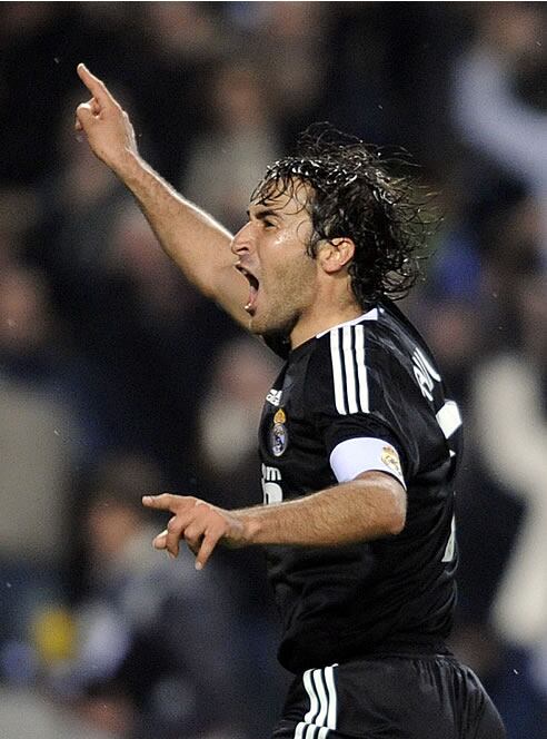 Raúl celebra su gol ante el Espanyol