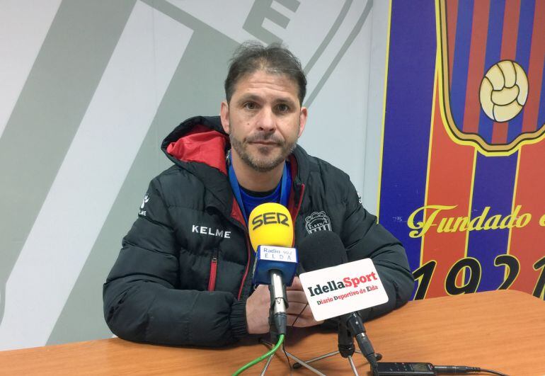 Miguel Ángel Mullor, entrenador del Eldense, confía en encadenar la tercera victoria consecutiva