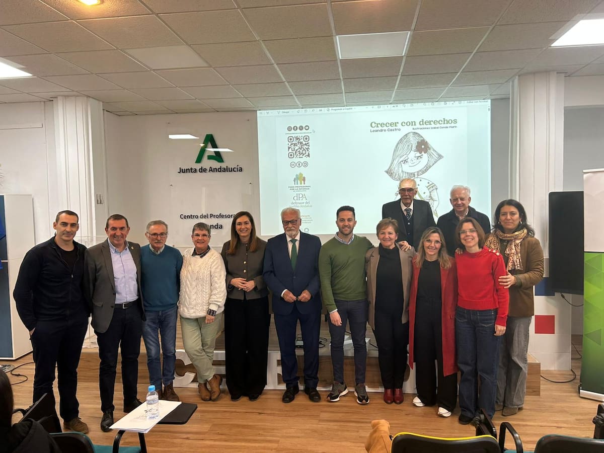 El Defensor de la Infancia presenta en Ronda el libro "Crecer con derechos"