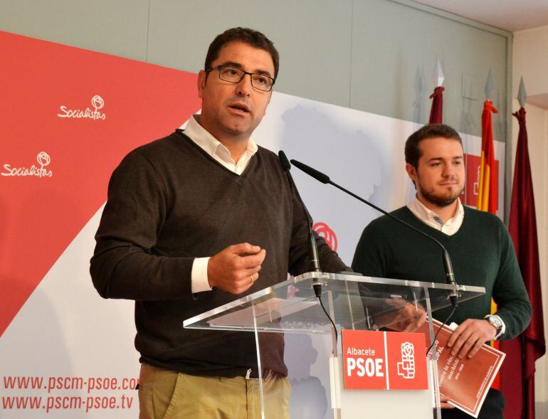 Modesto Belinchón y Manuel Martínez durante la rueda de prensa