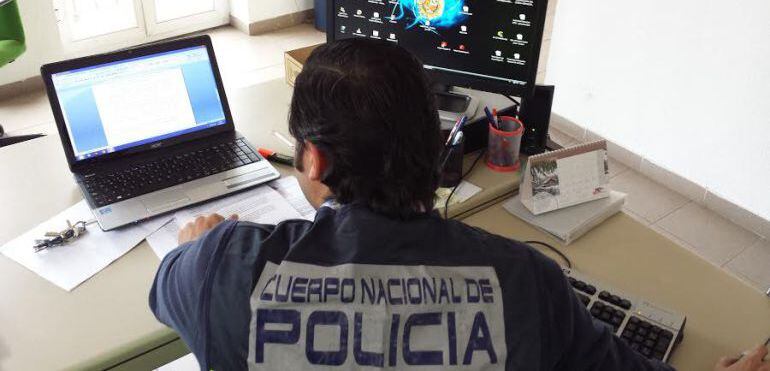 Detenido por colgar fotos íntimas de su expareja